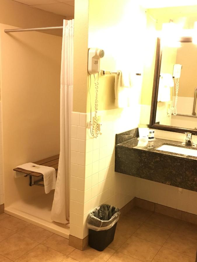 Queen Room - Mobility Access/Non-Smoking at AmericInn by Wyndham Menomonie