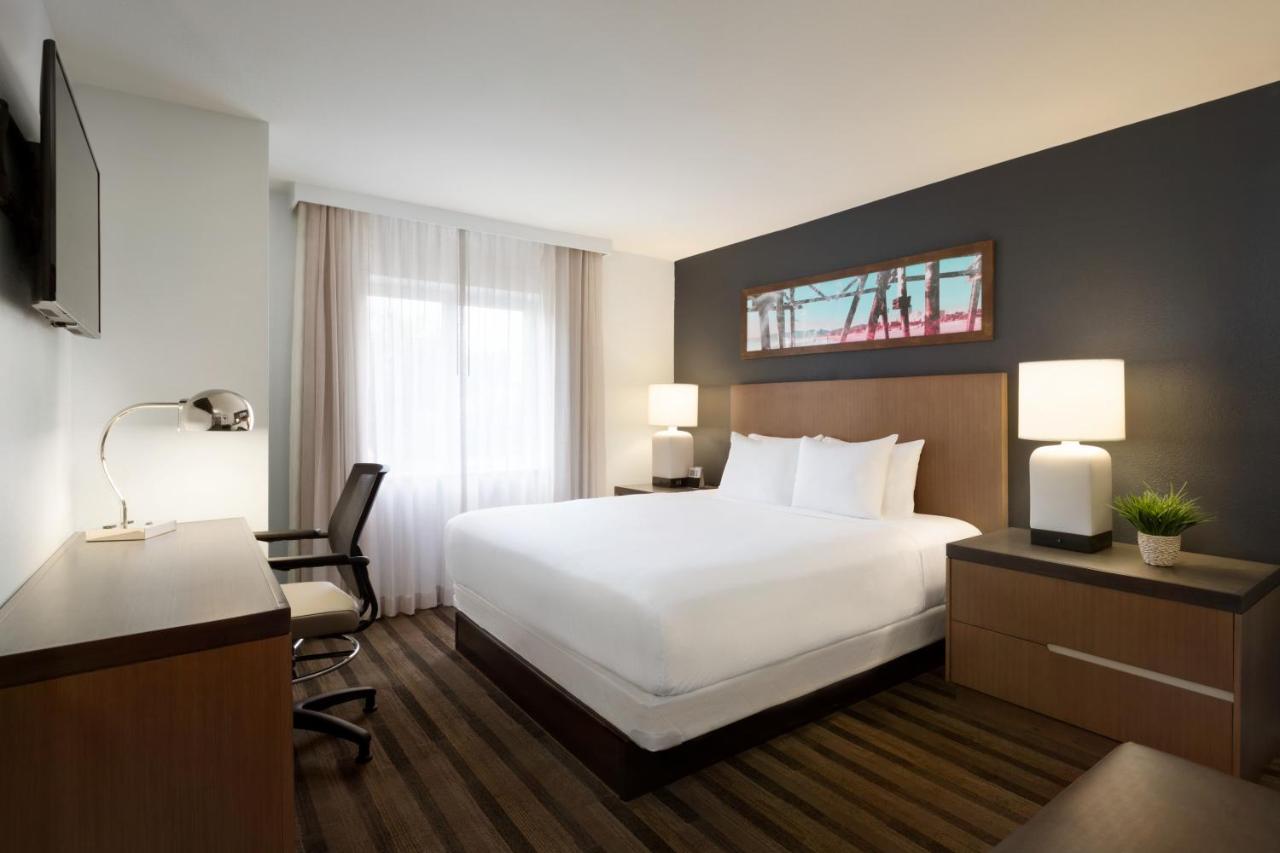 Queen Room at HYATT house Miami Airport