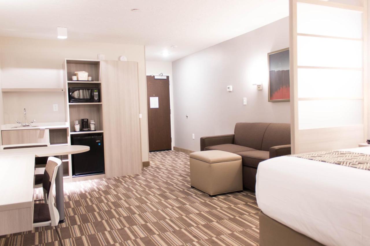 Queen Studio Suite - Non-Smoking at Microtel Inn & Suites by Wyndham Springville/Provo