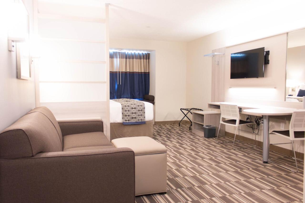 Queen Studio Suite - Non-Smoking at Microtel Inn & Suites by Wyndham Springville/Provo