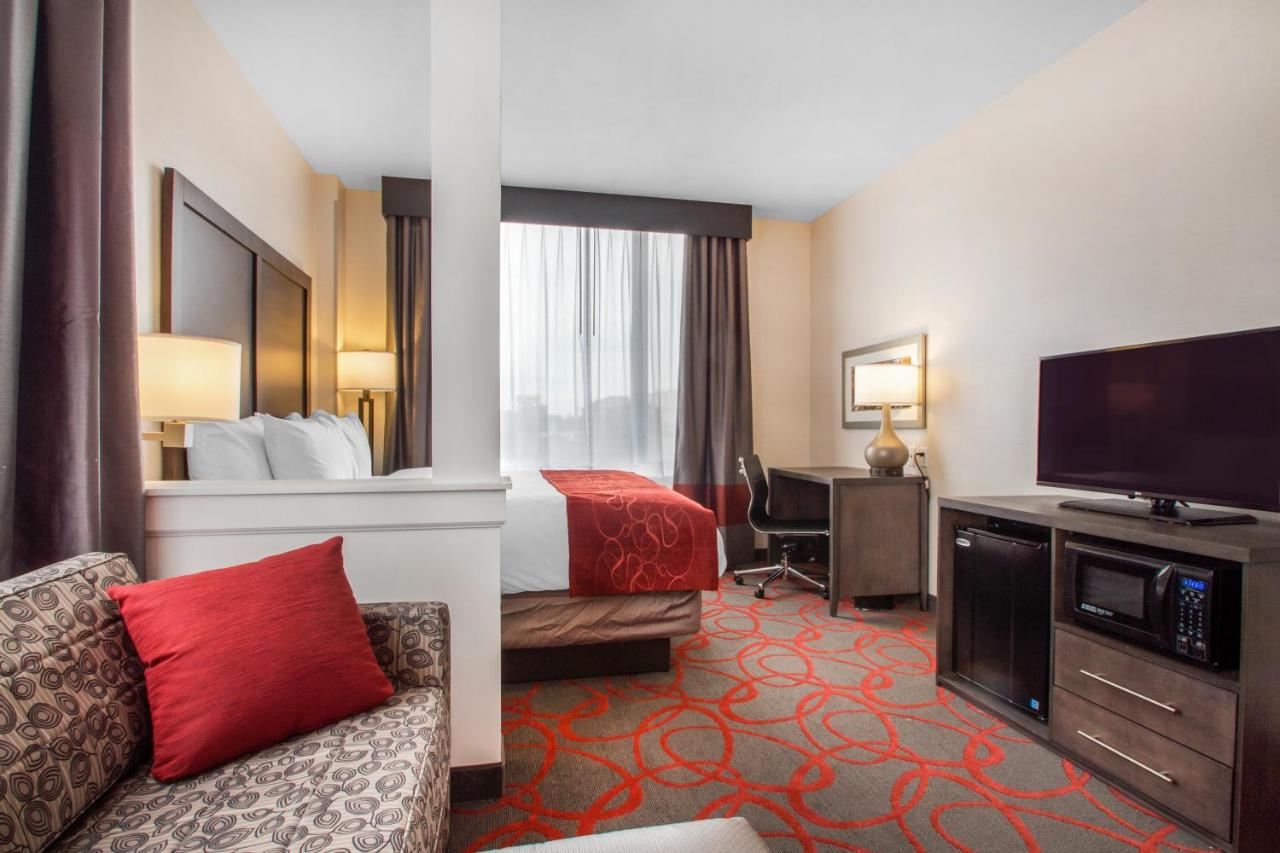 King Suite - Non-Smoking at Comfort Inn & Suites near Stadium
