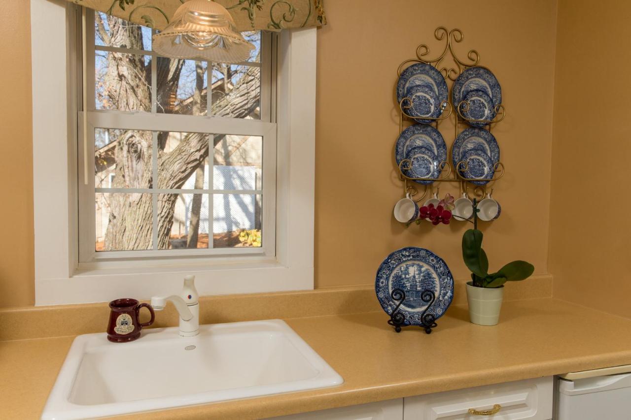 One-Bedroom Cottage at Goldmoor Inn