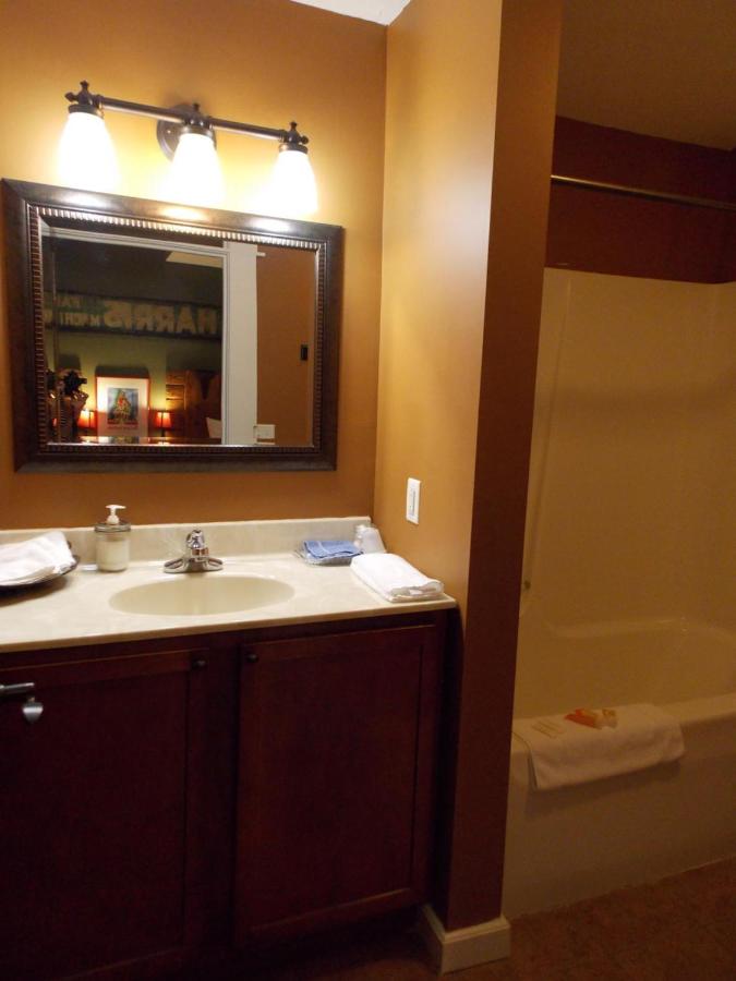 Deluxe Double Room at William Watson Hotel
