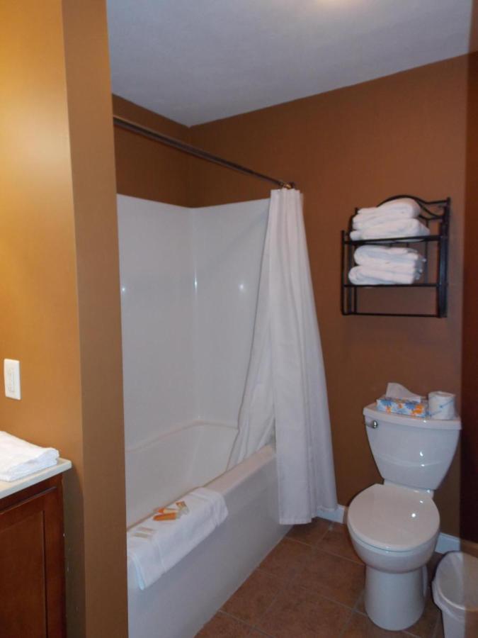 Deluxe Double Room at William Watson Hotel