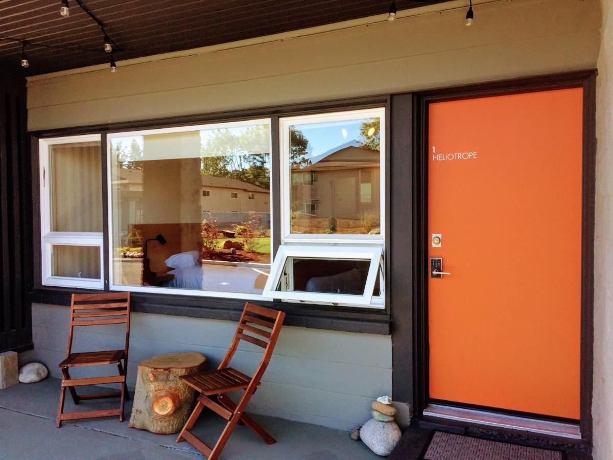King Room with Garden View - Non-Smoking at Heliotrope Hotel