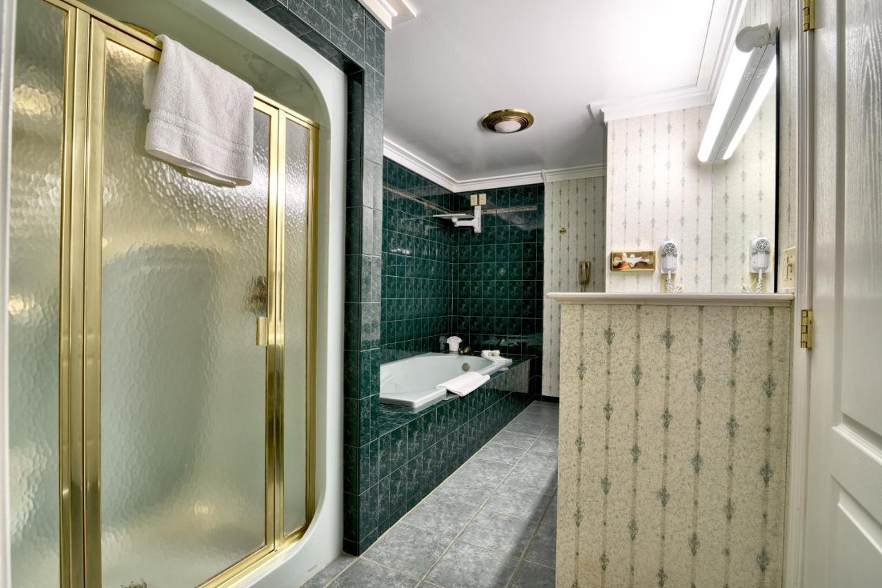 Executive Suite with Balcony at Roosevelt Inn and Suites Saratoga Springs