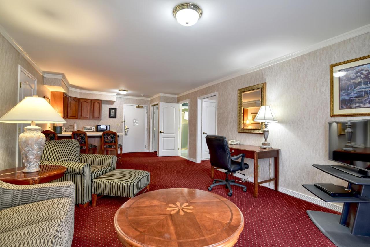 Executive Suite with Balcony at Roosevelt Inn and Suites Saratoga Springs