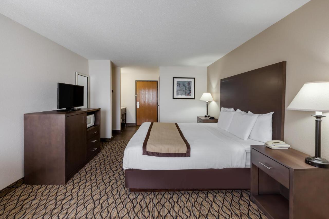 King Studio Suite - Non-Smoking at Baymont by Wyndham Auburn