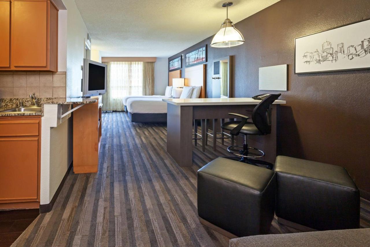 2 Double Beds at HYATT house Houston/Galleria