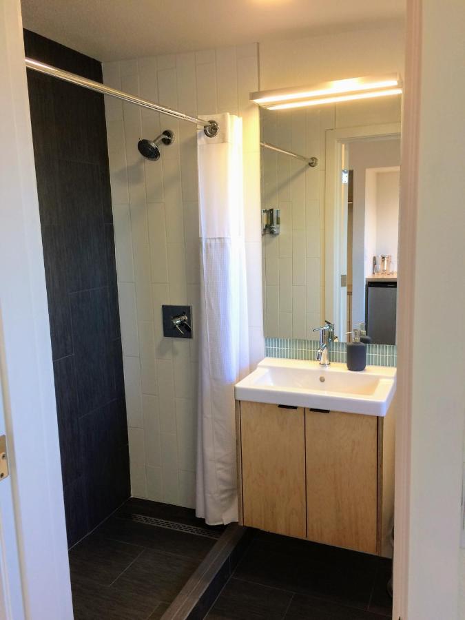 Superior Queen Room - Non-Smoking at Heliotrope Hotel