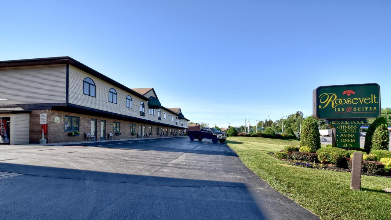 Double Room with Lawn View at Roosevelt Inn and Suites Saratoga Springs