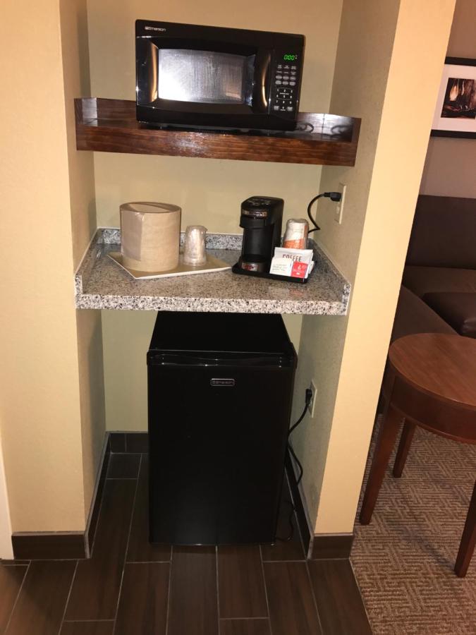Queen Suite with Sofa Bed at Comfort Suites Dodge City