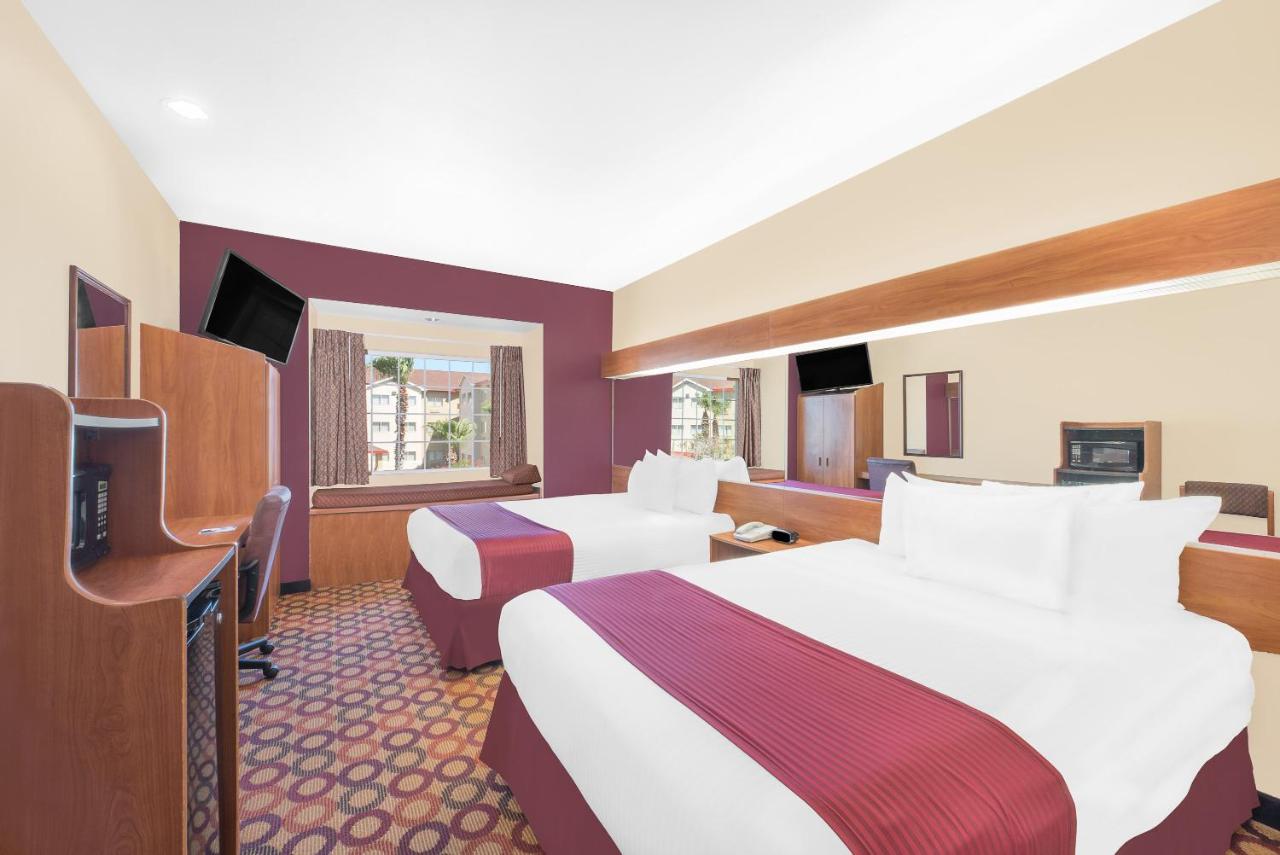 Queen Room with Two Queen Beds - Non-Smoking at Microtel Inn & Suites by Wyndham Aransas Pass/Corpus Christi