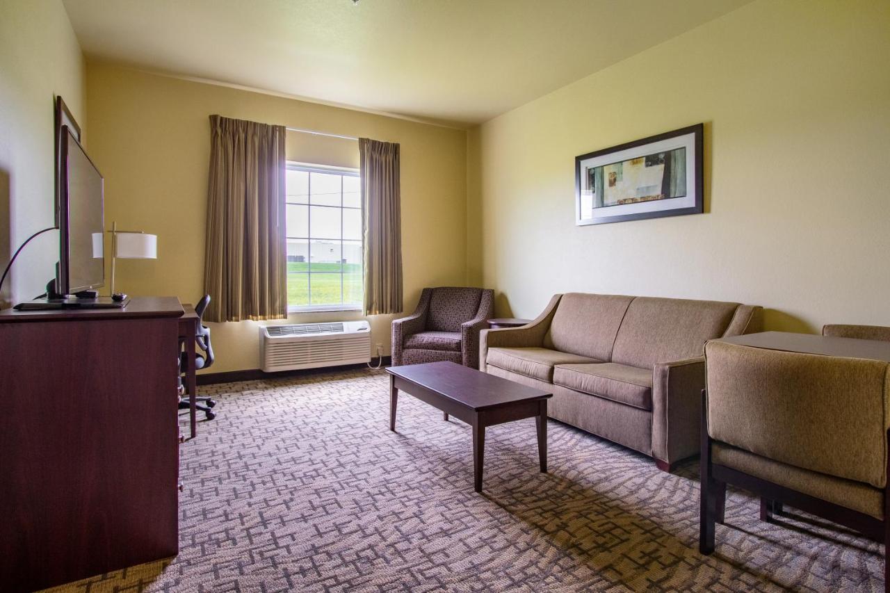 Family Room - Disability Access at Cobblestone Hotel & Suites - Orrville