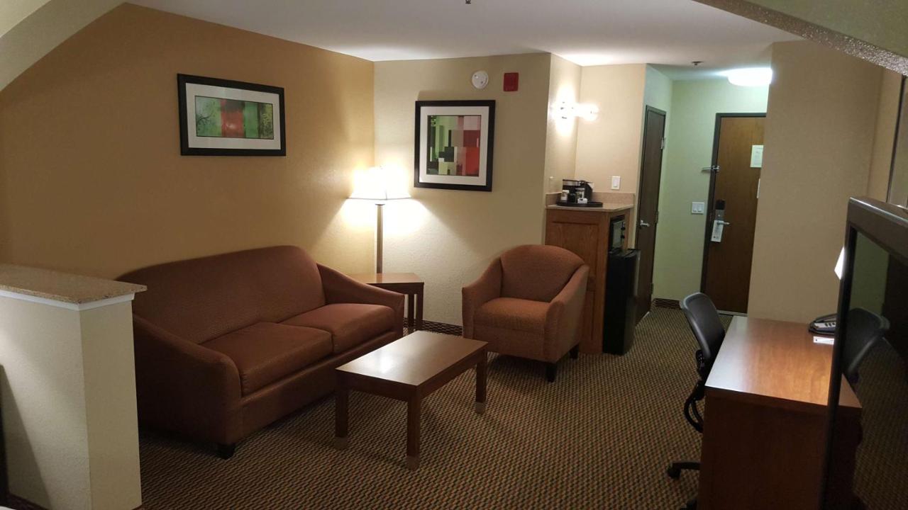 King Suite - Non-Smoking at Best Western Plus Airport Inn & Suites