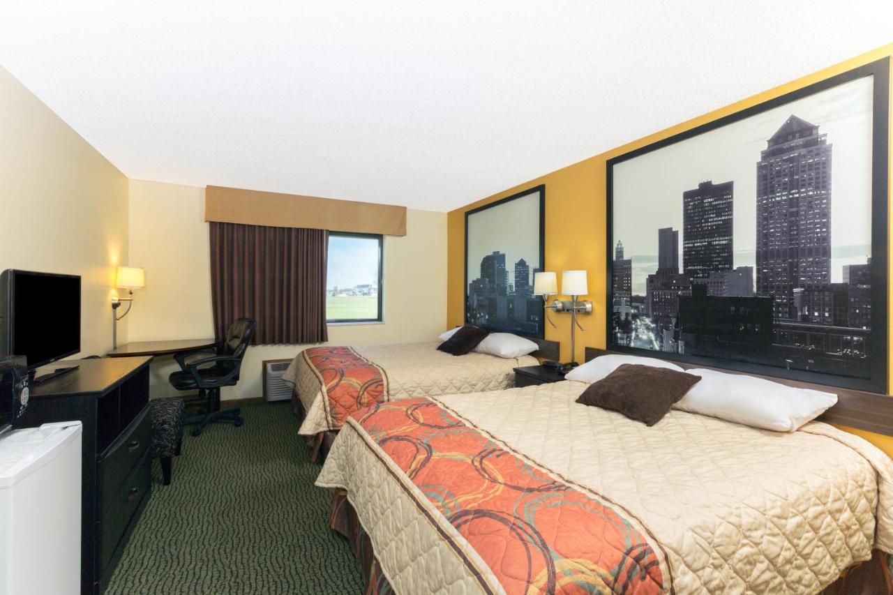 Queen Room with Two Queen Beds - Non-Smoking at Super 8 by Wyndham Perry IA