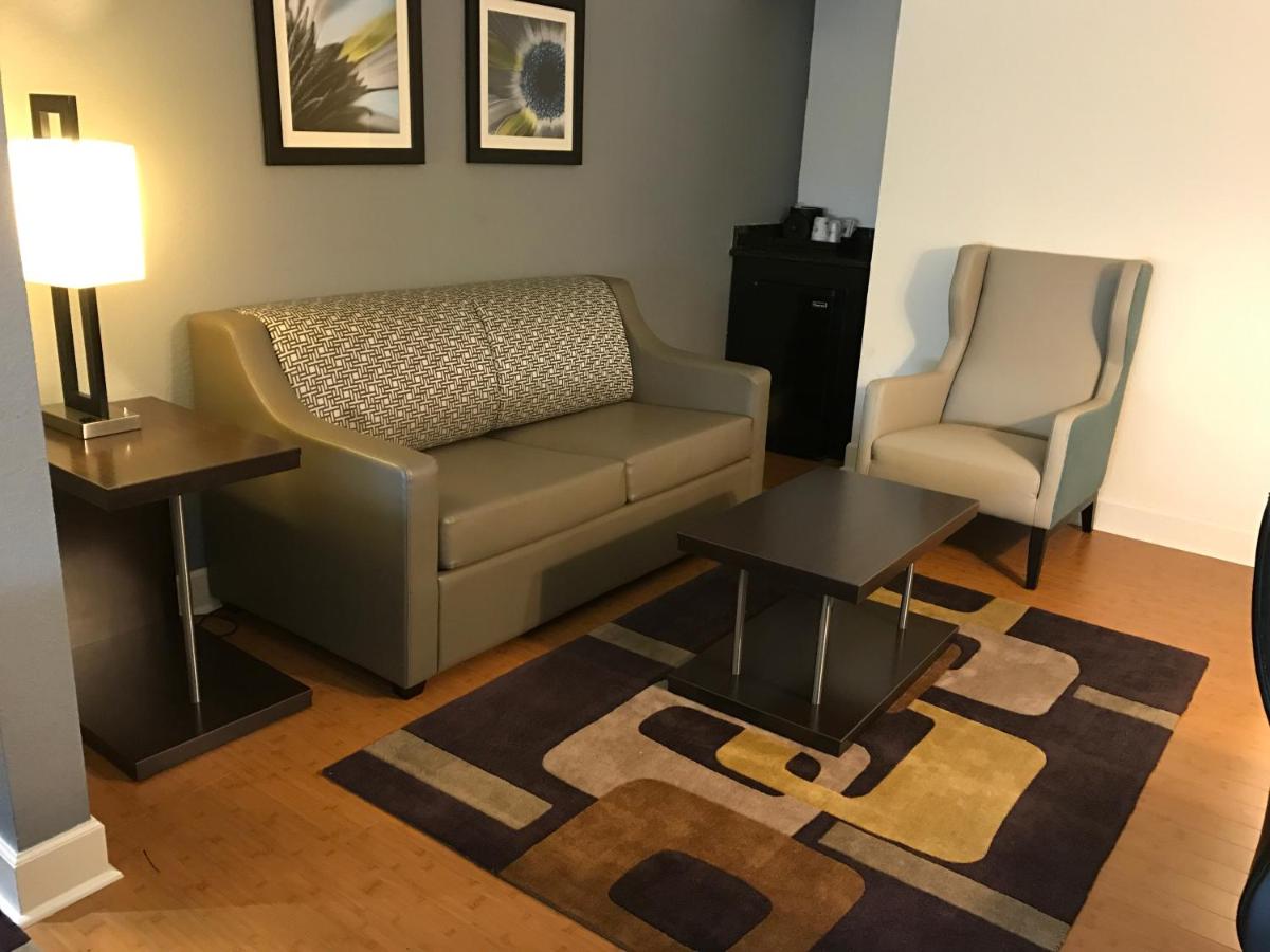 King Suite - Non-Smoking at Best Western Plus Roswell / Alpharetta