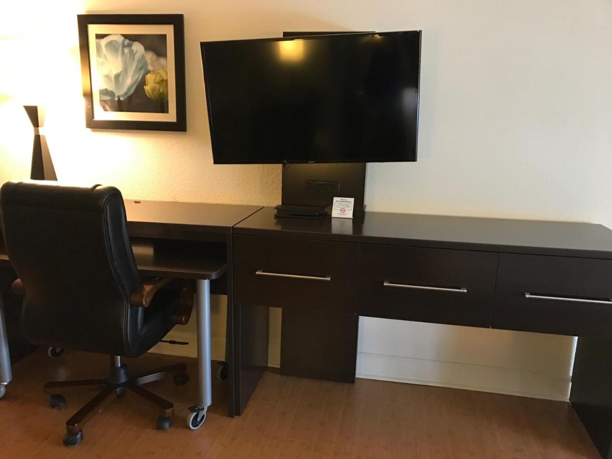King Suite - Non-Smoking at Best Western Plus Roswell / Alpharetta