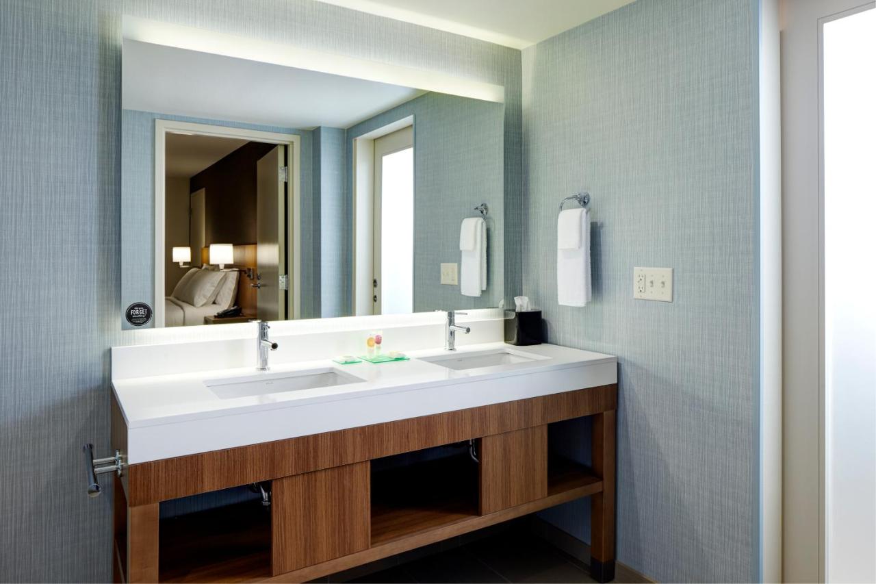 King Suite with Shower - Disability Access at Hyatt Place Madison / Verona