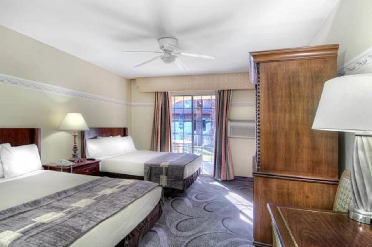 Two Double Beds at Shalimar Hotel of Las Vegas