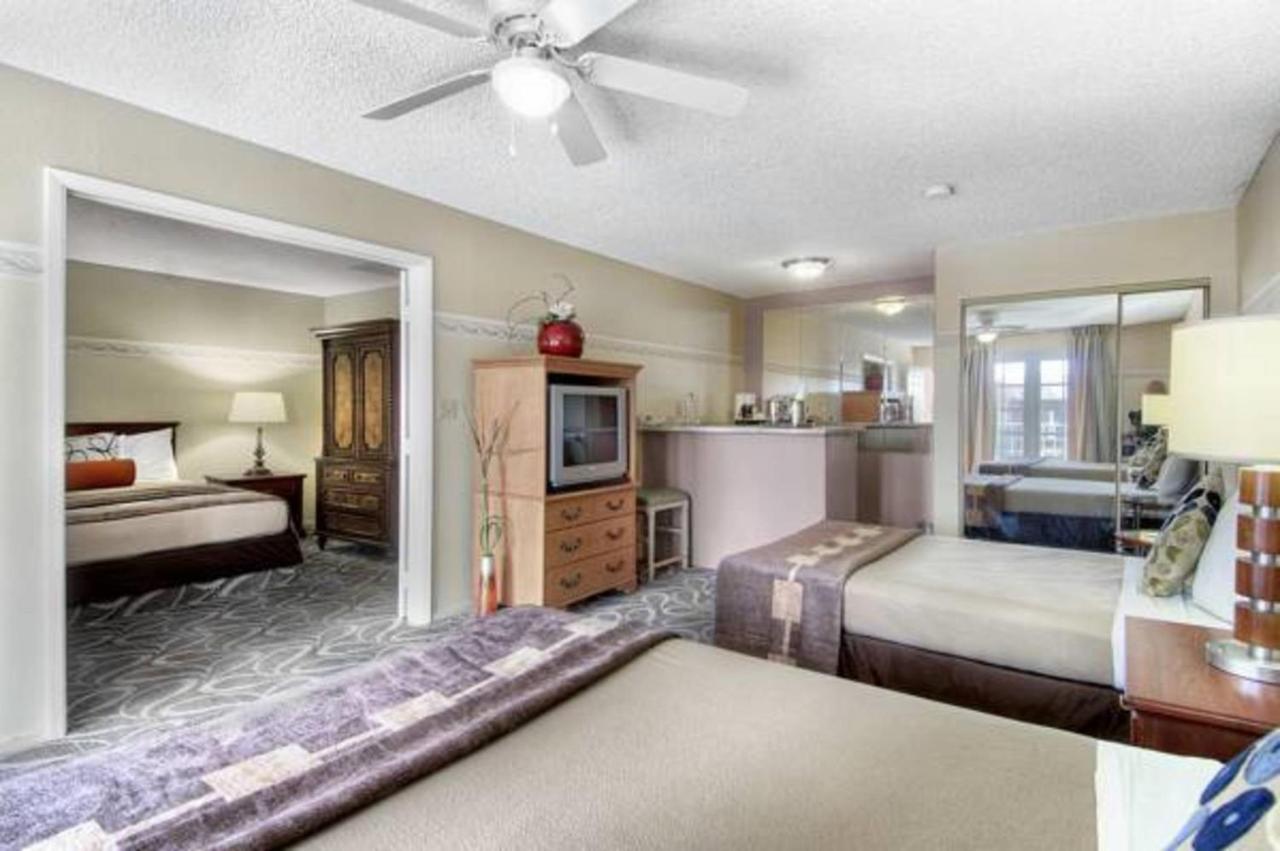 Triple Room at Shalimar Hotel of Las Vegas