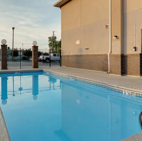  | Executive Inn