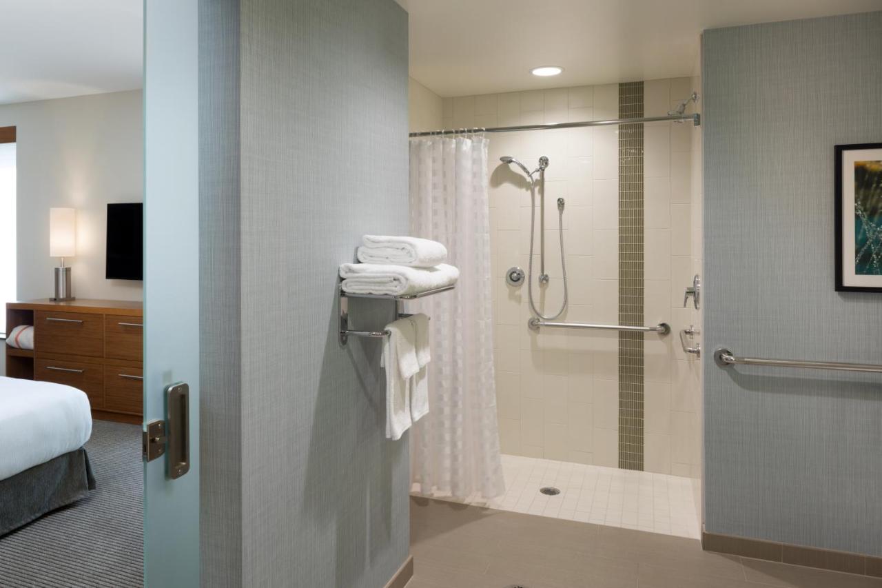 King Room with BathTub - Disability Access at Hyatt Place Biloxi