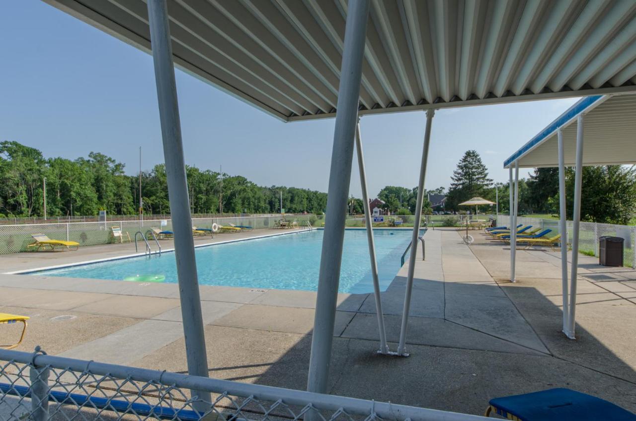 Standard Room with Two Double Beds (4 adults) at Hyland Motor Inn