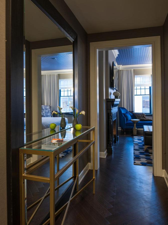 Deluxe Queen Room at The Goodwin Hotel