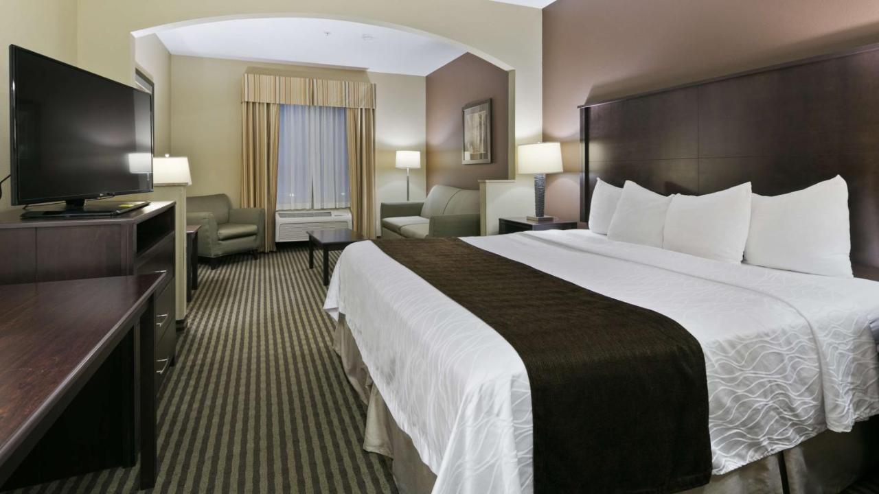 King Suite with Walk-in Shower - Disability Access at Best Western Plus Port of Camas - Washougal Convention Center