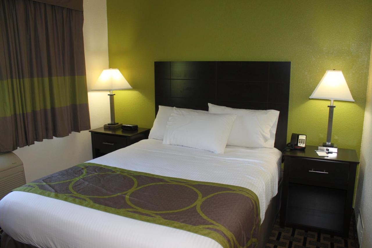 One-Bedroom Queen Suite - Non-Smoking at AmericInn by Wyndham West Burlington