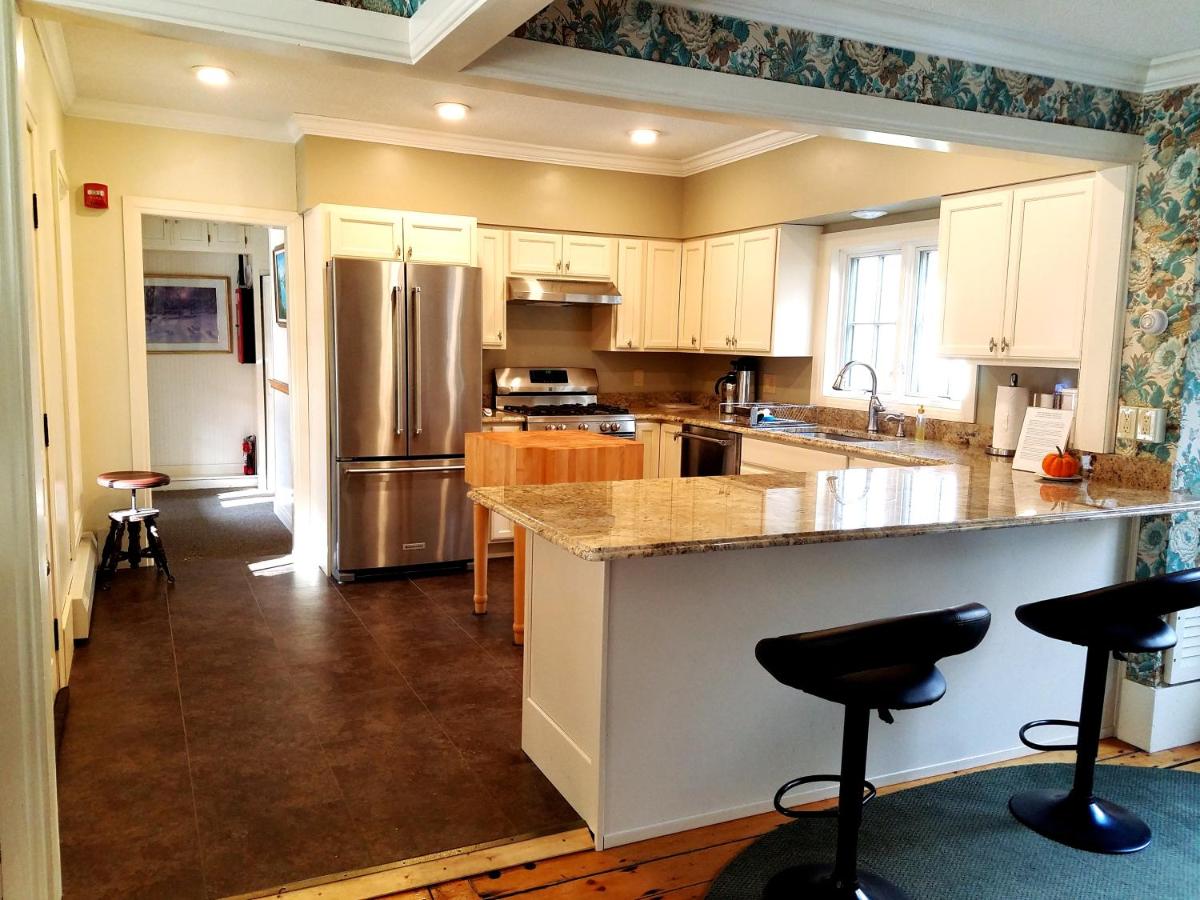 Five-Bedroom House at 1860 House Inn and Vacation Rental Home