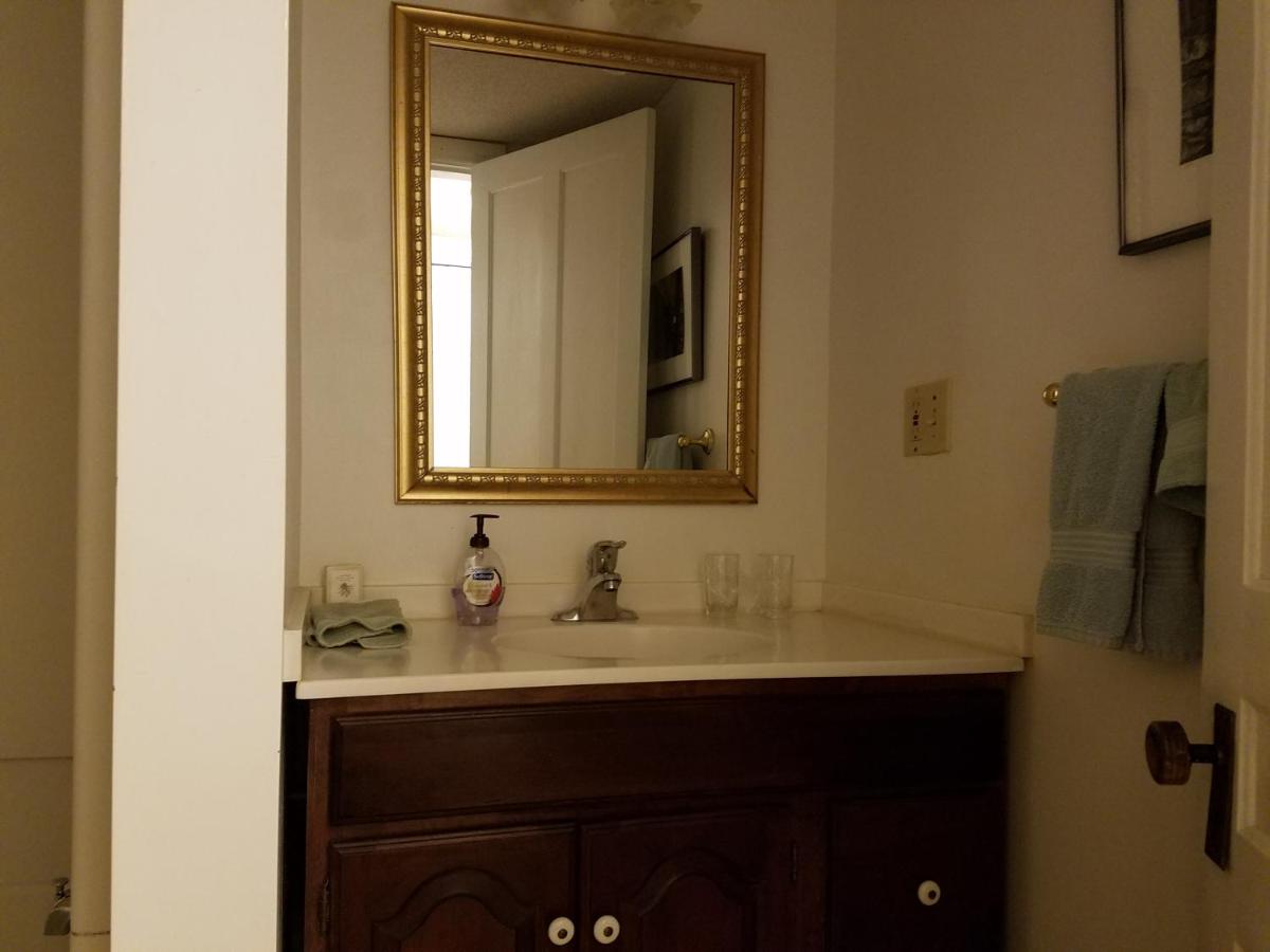 Deluxe Queen Room at 1860 House Inn and Vacation Rental Home