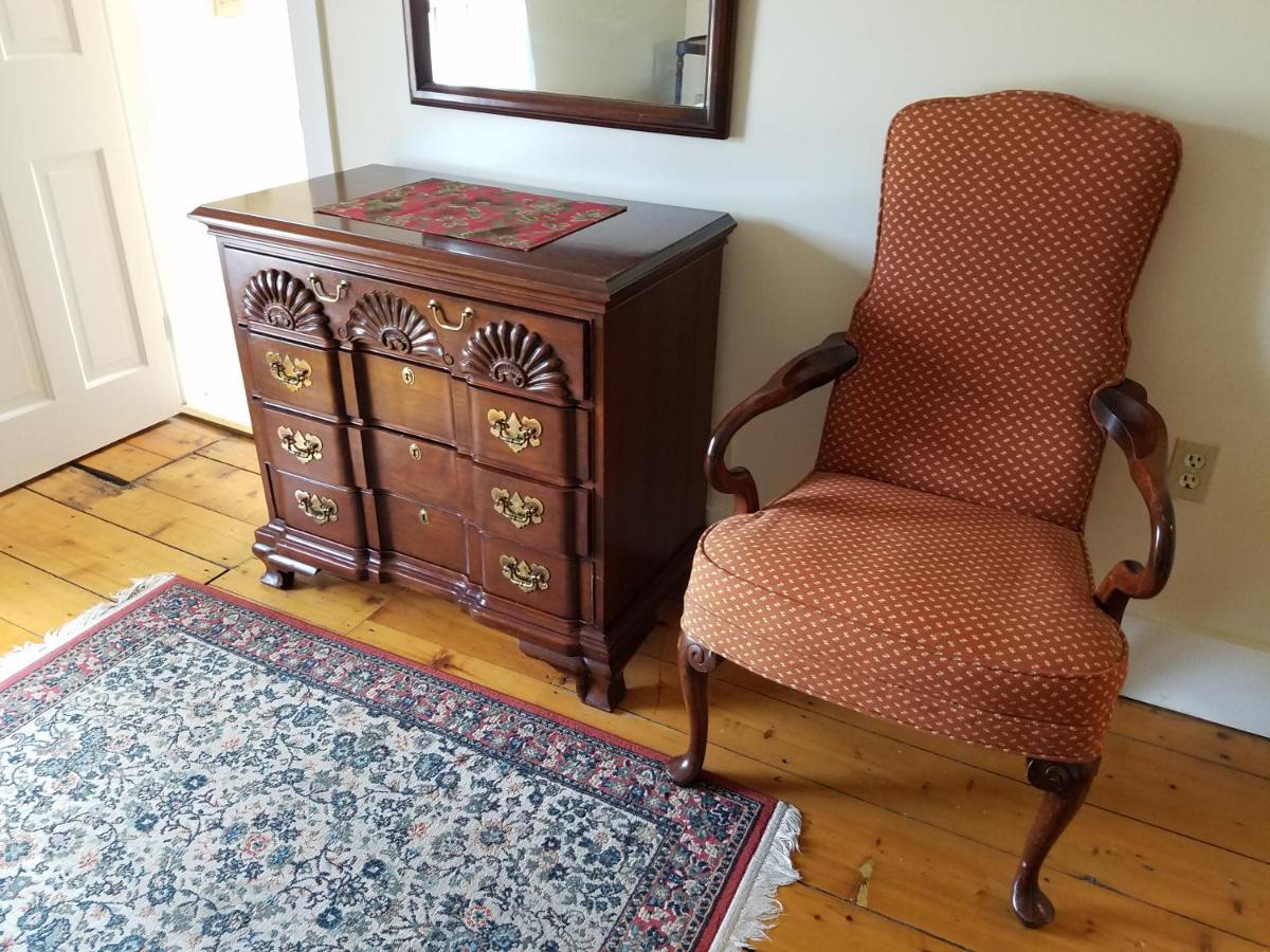 King Room at 1860 House Inn and Vacation Rental Home