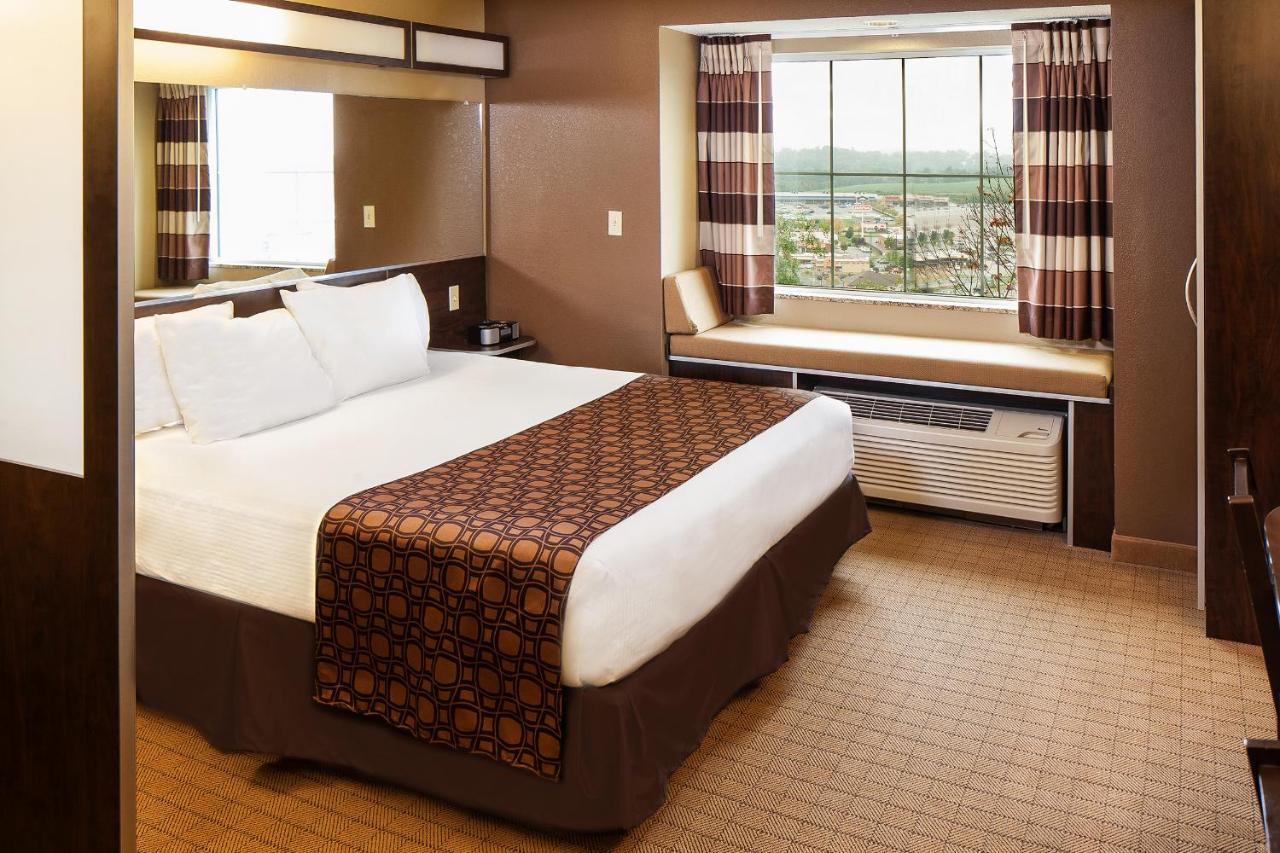 Deluxe King Suite at Microtel Inn & Suites by Wyndham St Clairsville/Wheeling