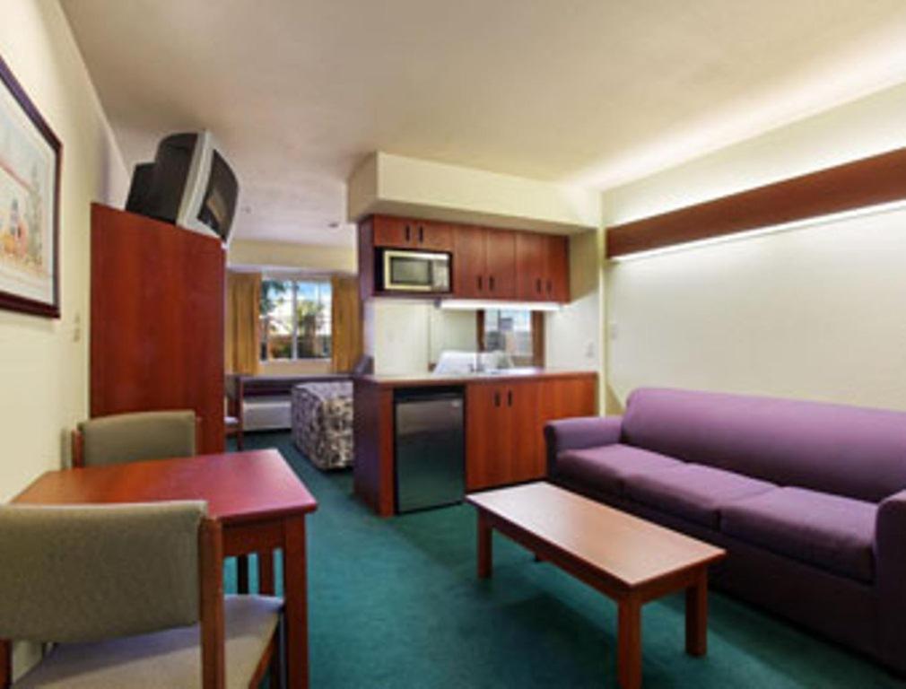 Queen Studio Suite - Non-Smoking at Microtel Inn & Suites by Wyndham Wellton