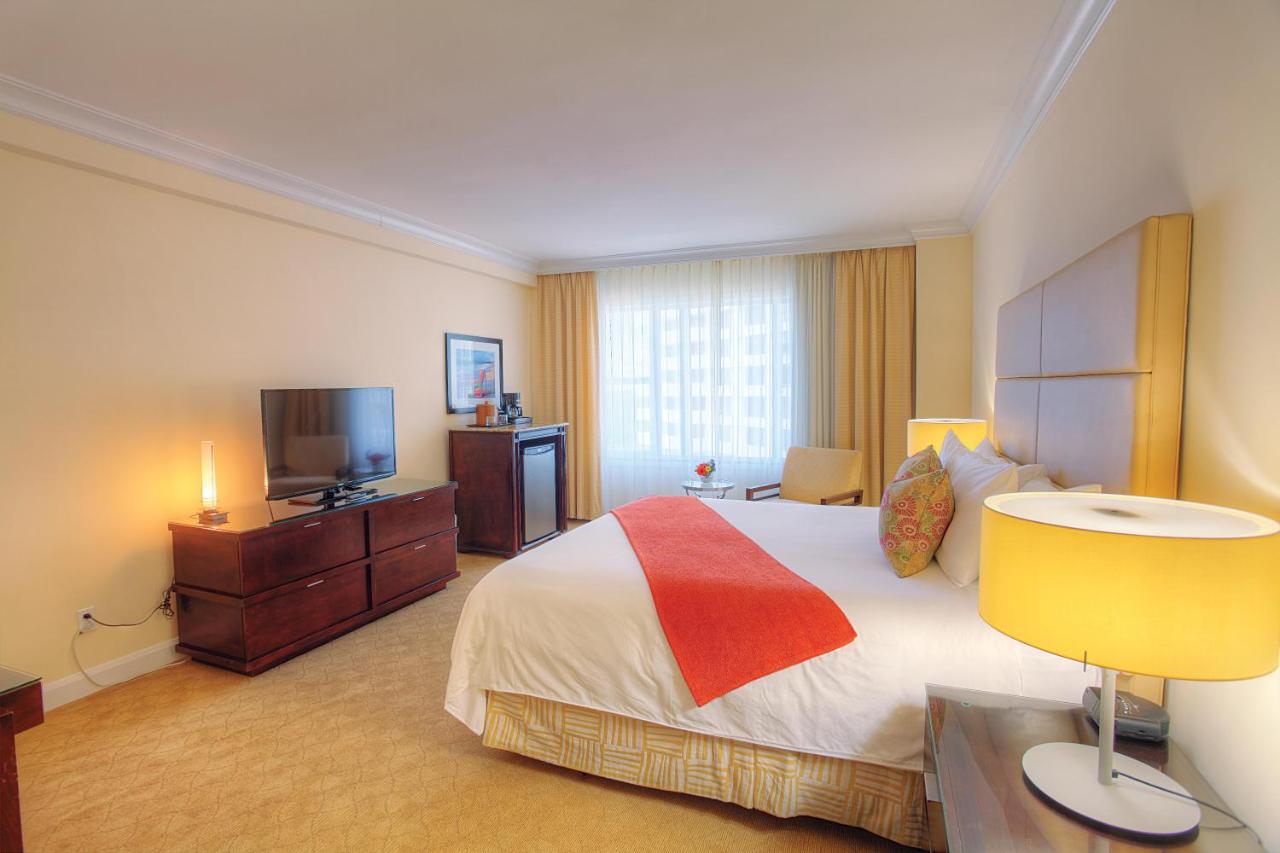Standard King Room with Balcony at Sea View Hotel, Bal Harbour, On The Ocean
