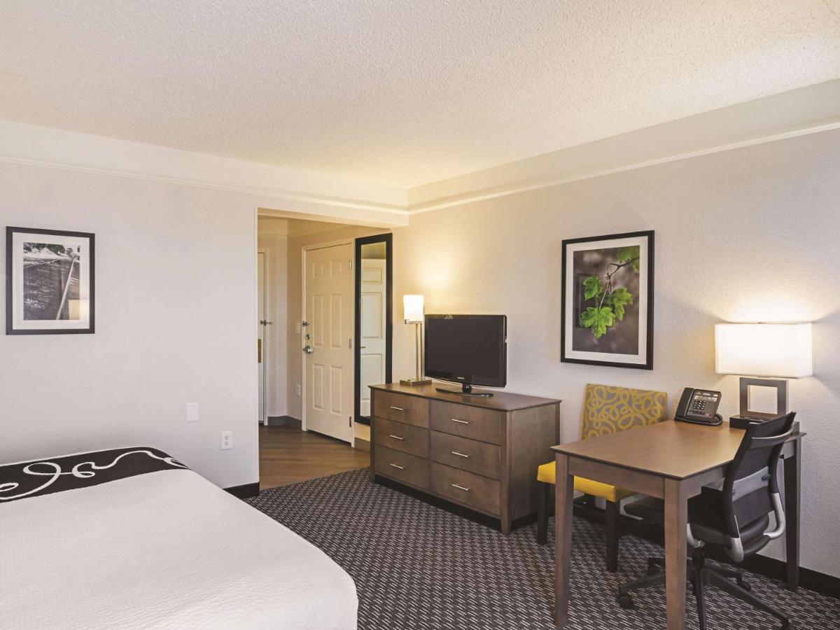 King Room - Disability Access at La Quinta Inn & Suites by Wyndham Denver Tech Center