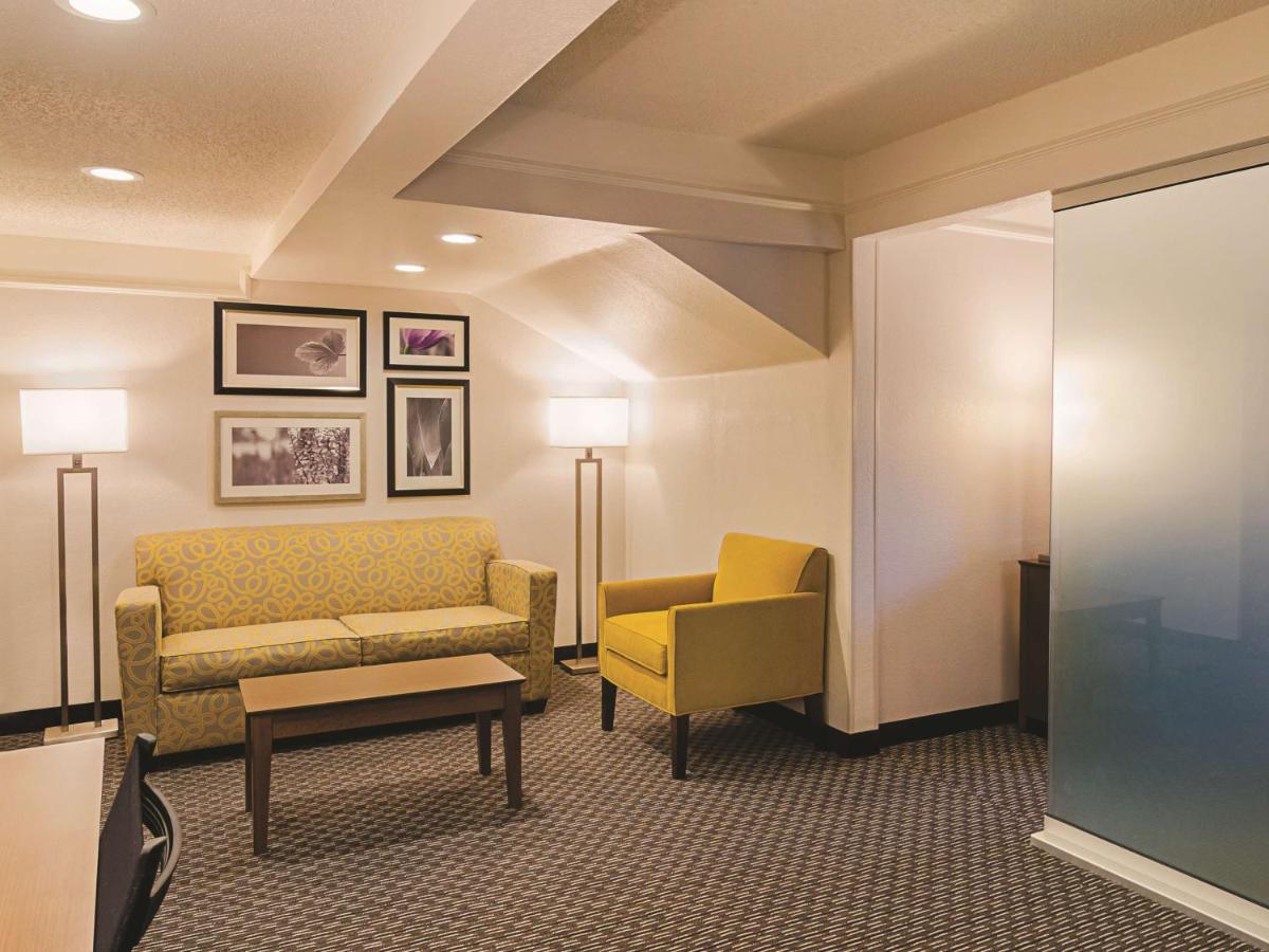King Suite with Sofa Bed at La Quinta Inn & Suites by Wyndham Denver Tech Center