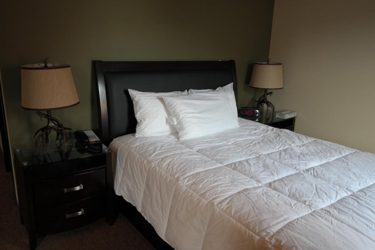 Deluxe Queen Room at Sitka Hotel and Restaurant