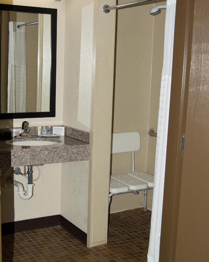 King Room - Accessible/Non-Smoking at Comfort Inn & Suites Raphine - Lexington near I-81 and I-64