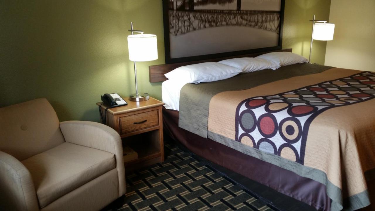 King Room - Non-Smoking at Super 8 by Wyndham Wheeling/Saint Clairsville OH Area