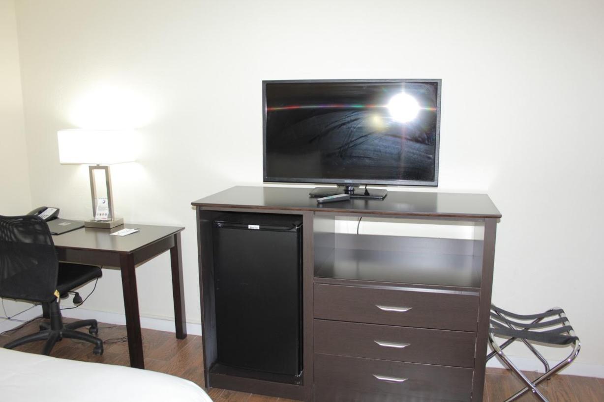 Twin Room - Disability Access at The Link Hotel on Sunrise