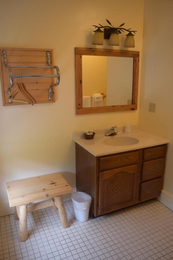Standard King Room at The Long View Lodge
