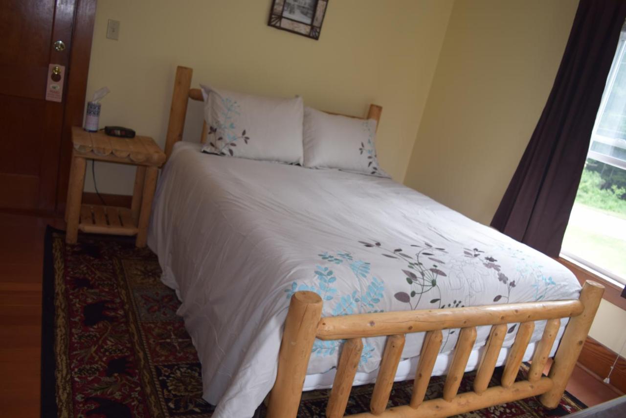 Standard King Room at The Long View Lodge
