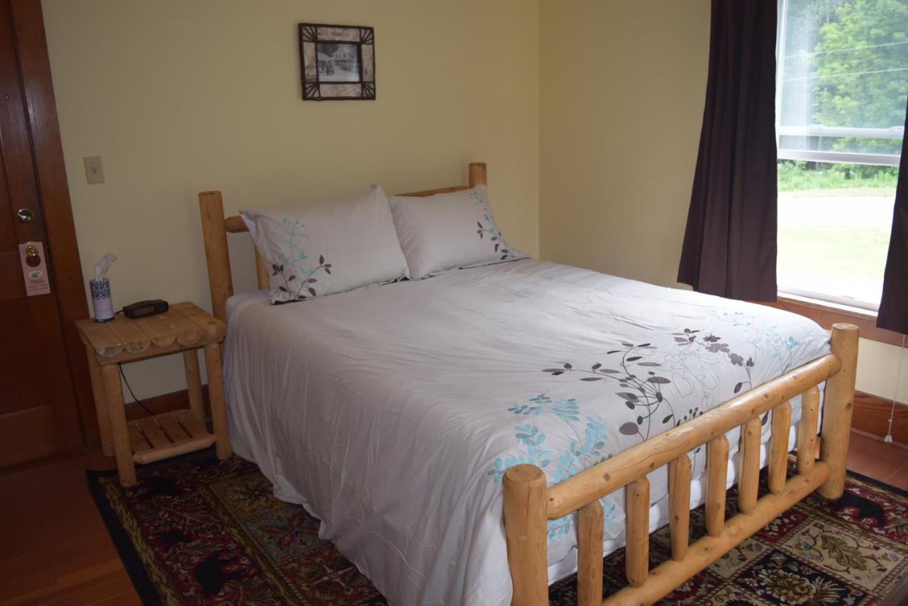 Standard King Room at The Long View Lodge
