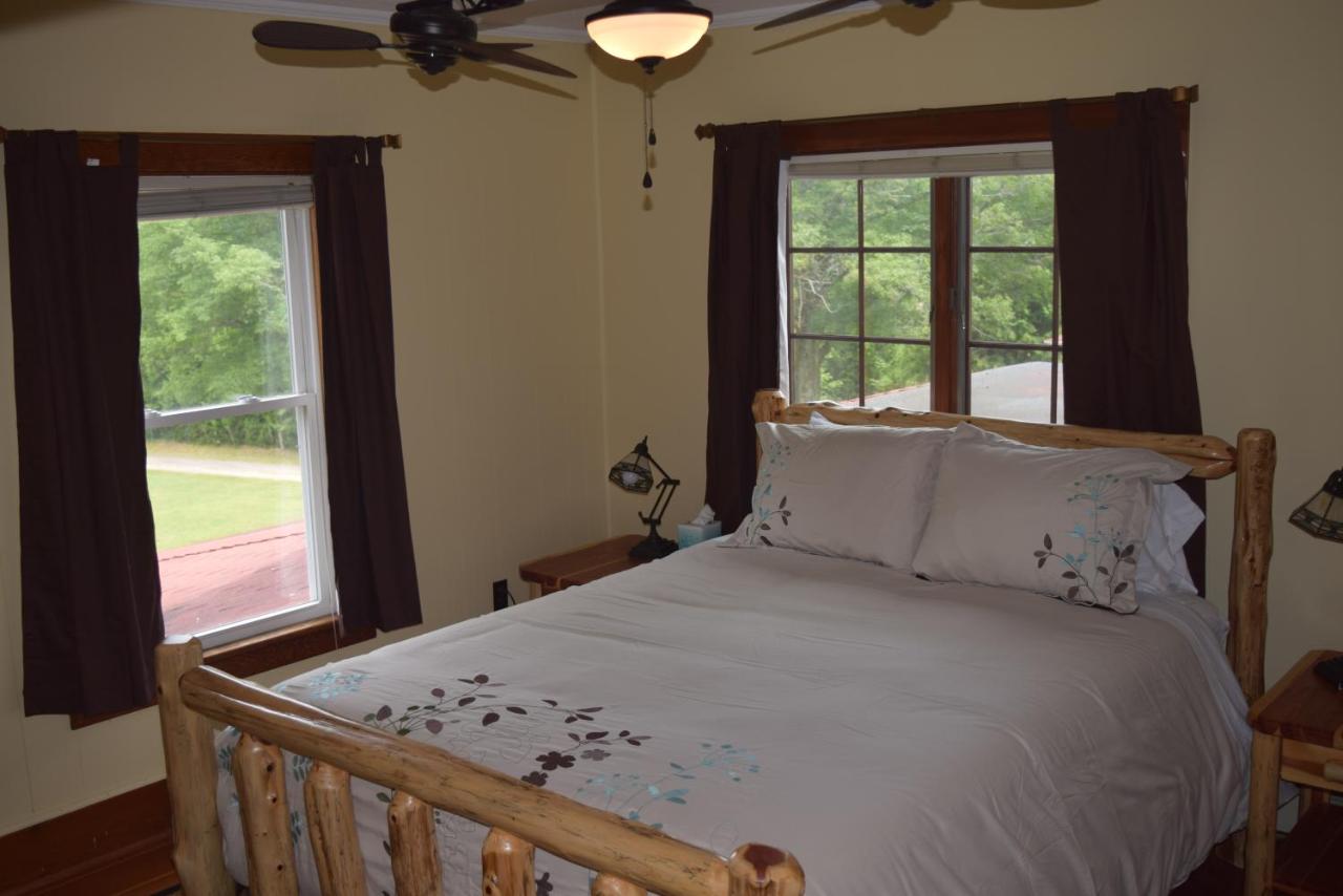 Deluxe Queen Room with Two Queen Beds at The Long View Lodge