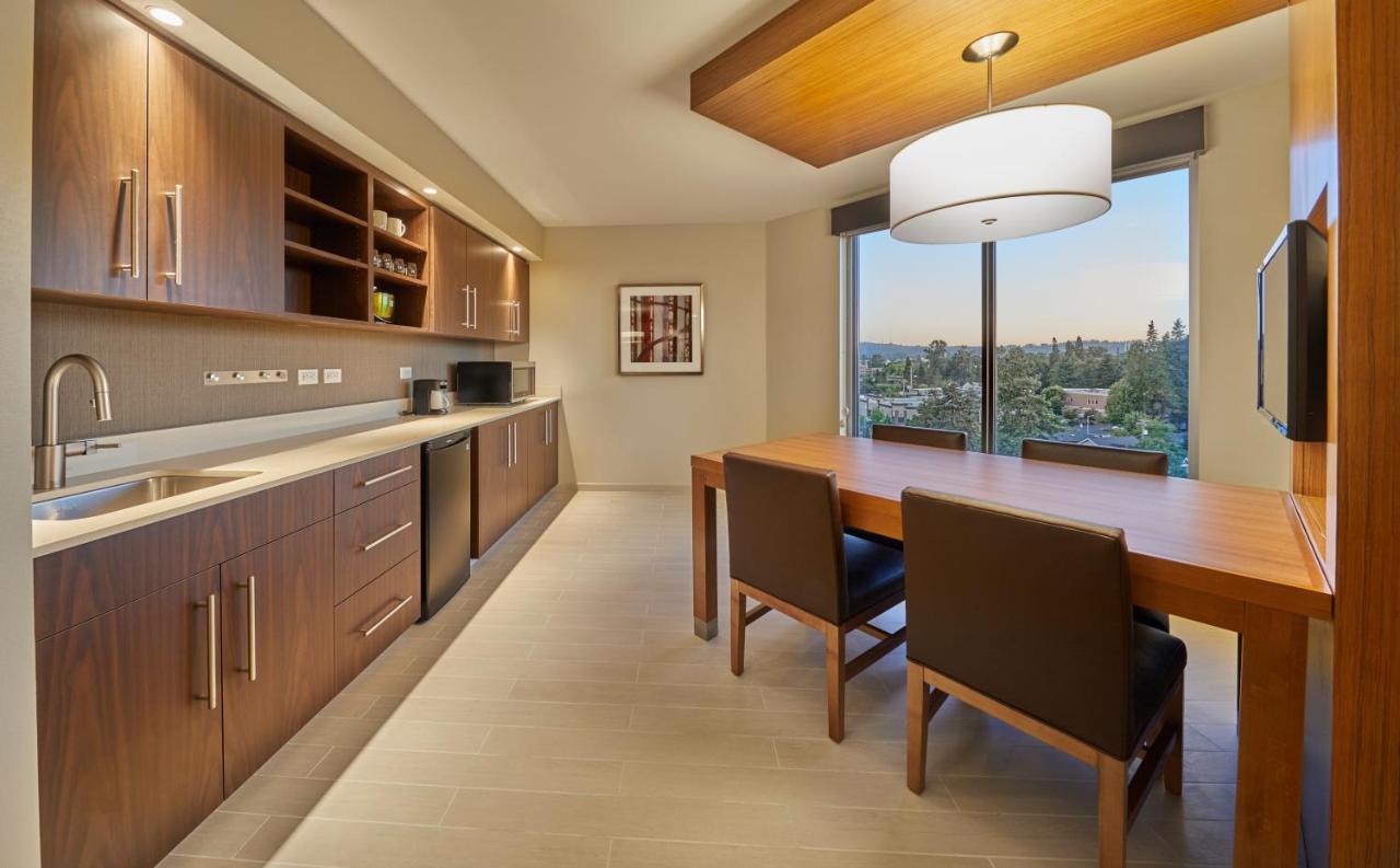  | Hyatt Place Eugene / Oakway Center