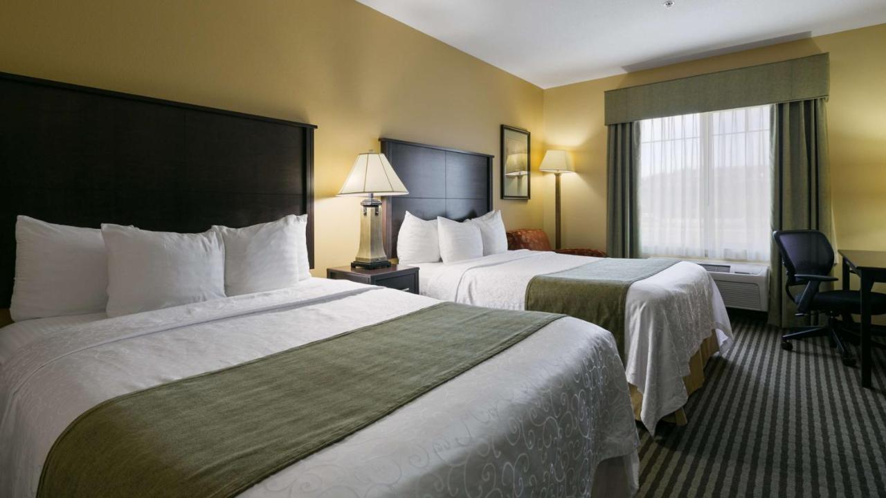 King Room with Bath Tub - Disability Access at Best Western Plus Port of Camas - Washougal Convention Center