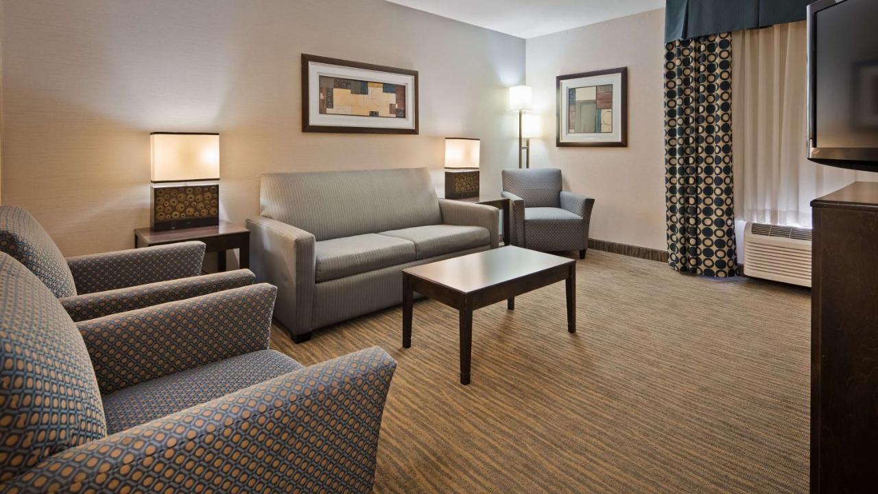 Suite - 2 Queen Beds w/ Living Room at Best Western Plus Coldwater Hotel